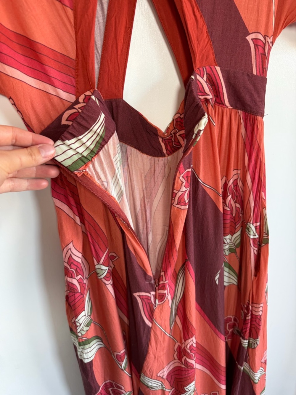 Novella Royale Floral Midi Cut Out V Neck Red Pink Resortwear Dress Size Medium - Picture 9 of 10